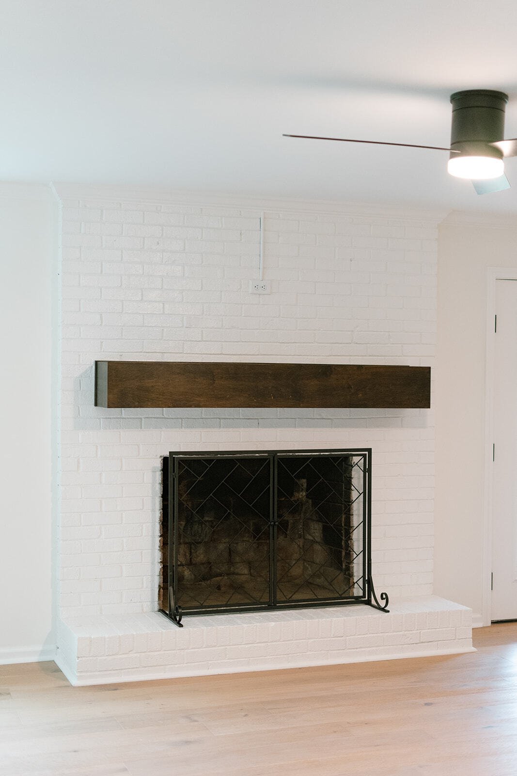living-room-fireplace-bald-cypress-builders