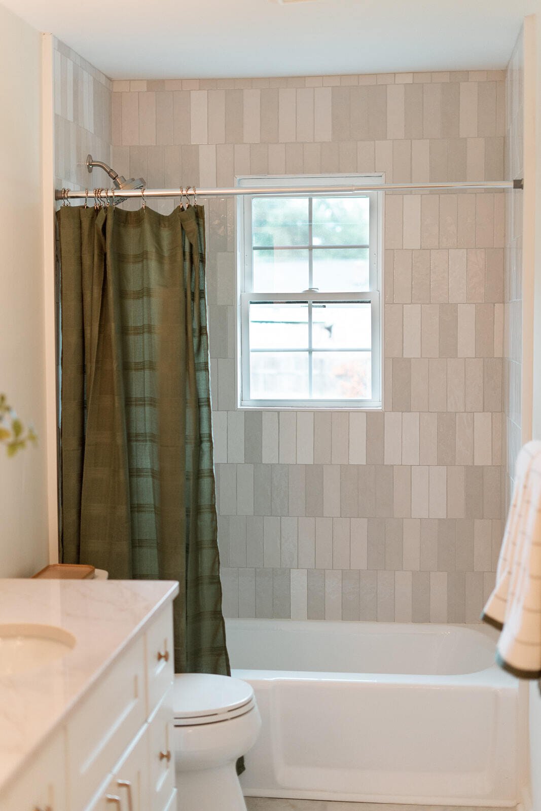 tub with tile